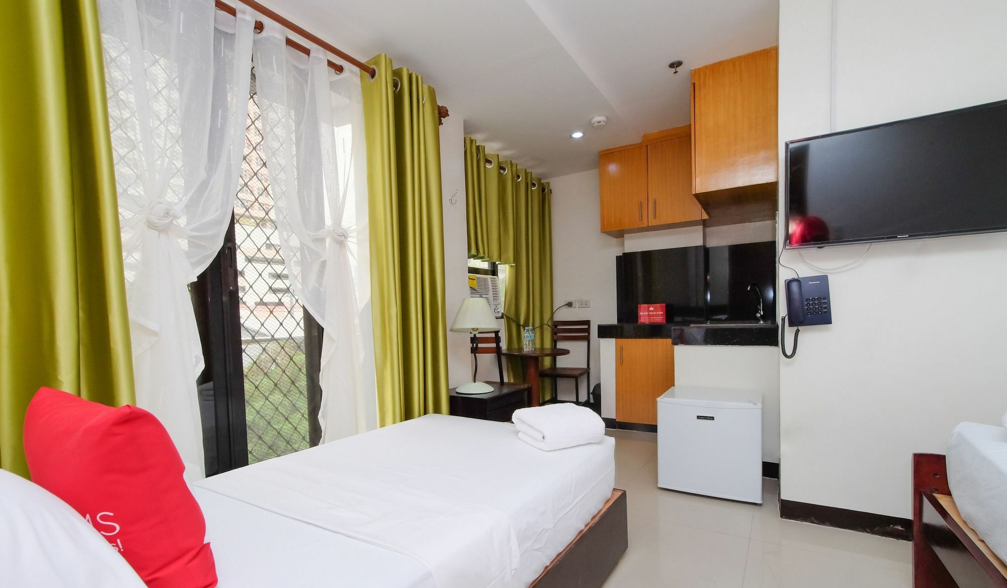 Zen Rooms Time Travellers Makati Makati City Exteriör bild